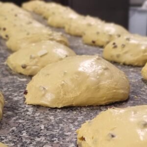 Home il panettone della colazione: ovomaltina e cornflakes